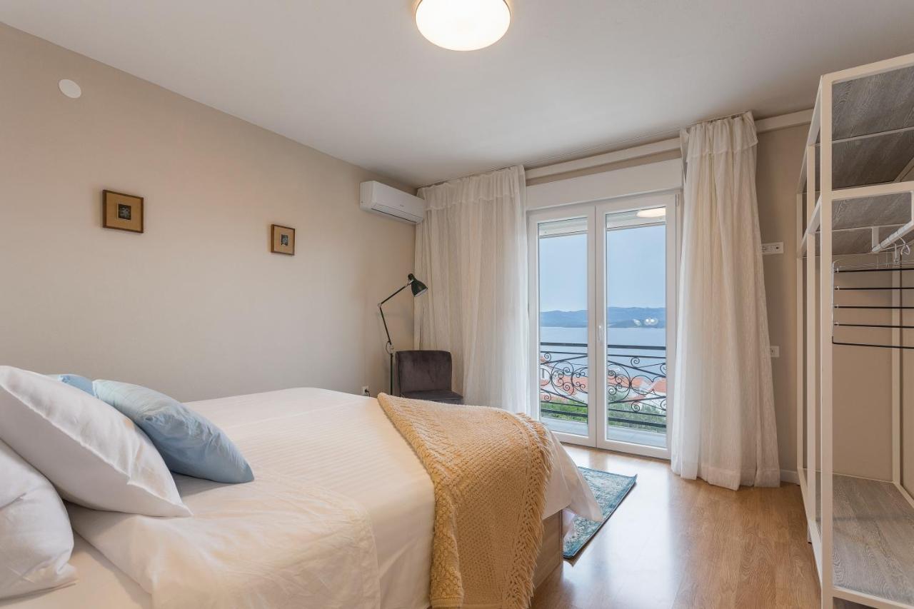 The Island Place Bol Dış mekan fotoğraf